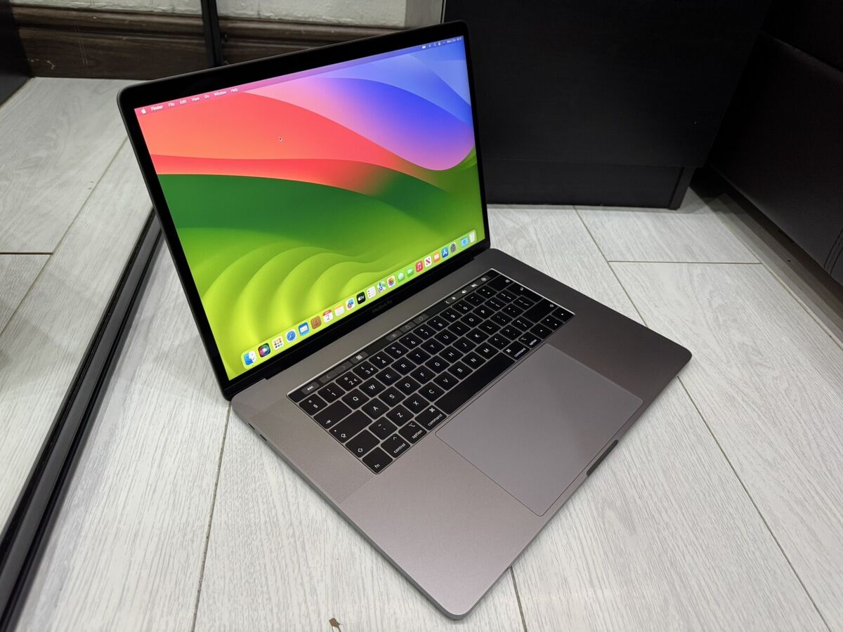 MacBook pro 2019 15,4”