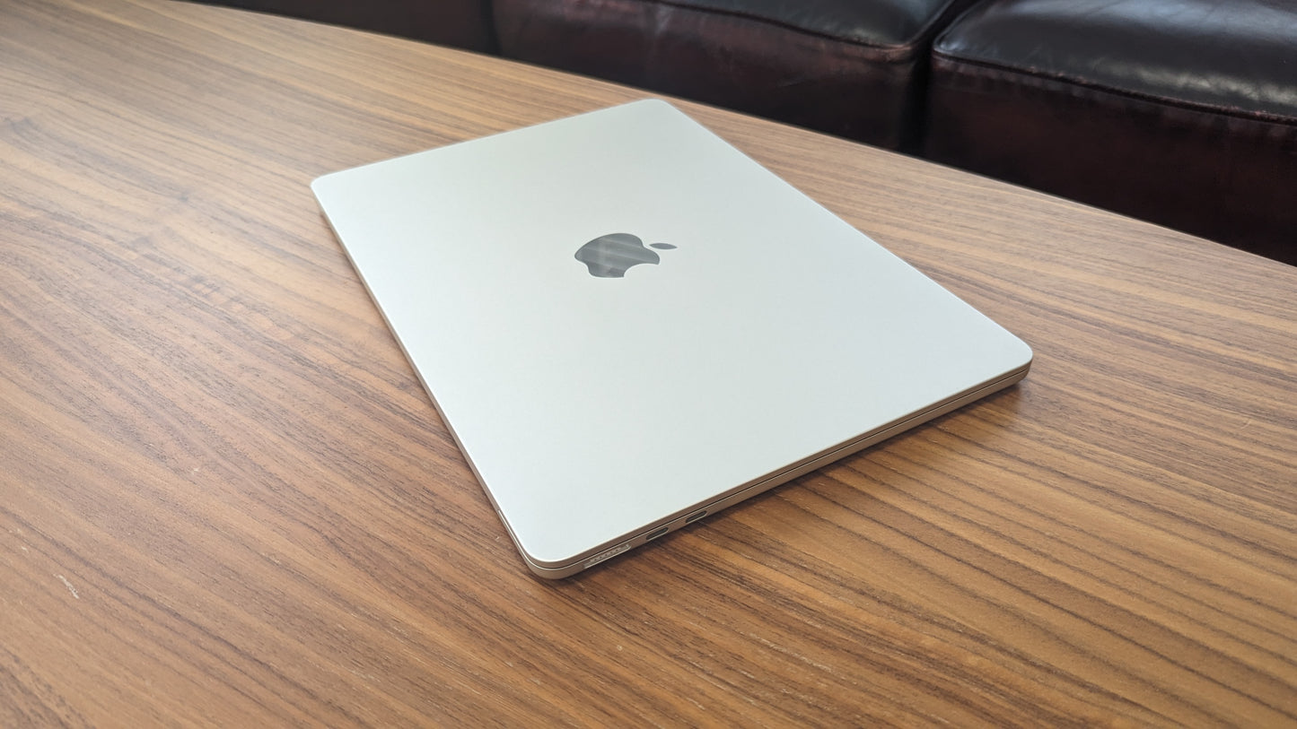 Macbook Air 13.6” 2025