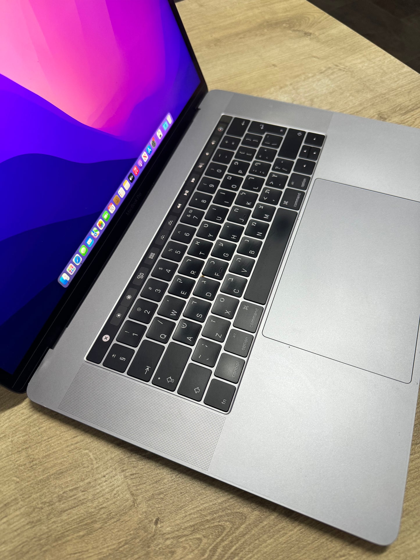 MacBook pro 15.4”