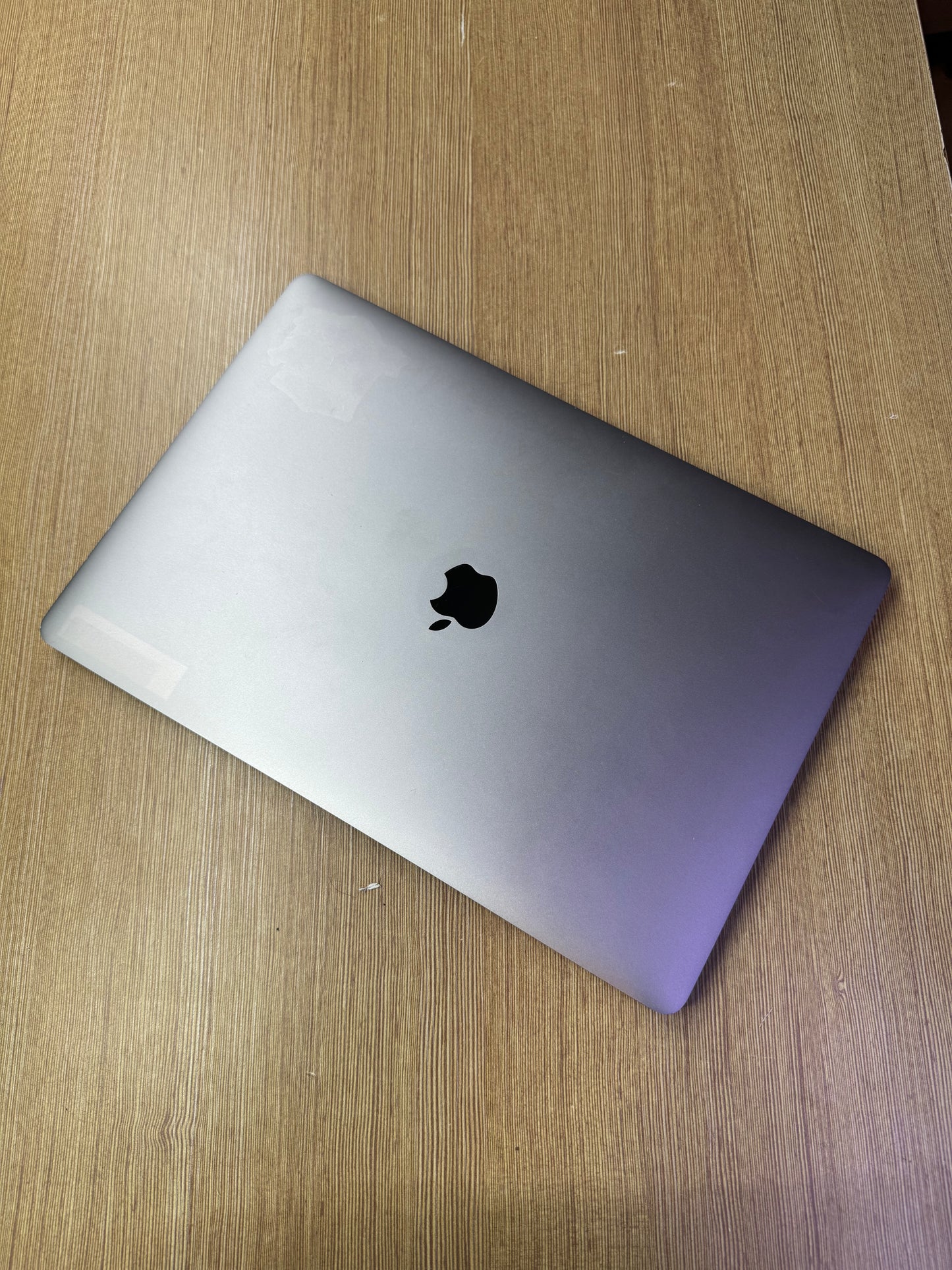 MacBook pro 15,4”