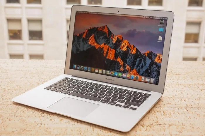 Macbook air 13.3”