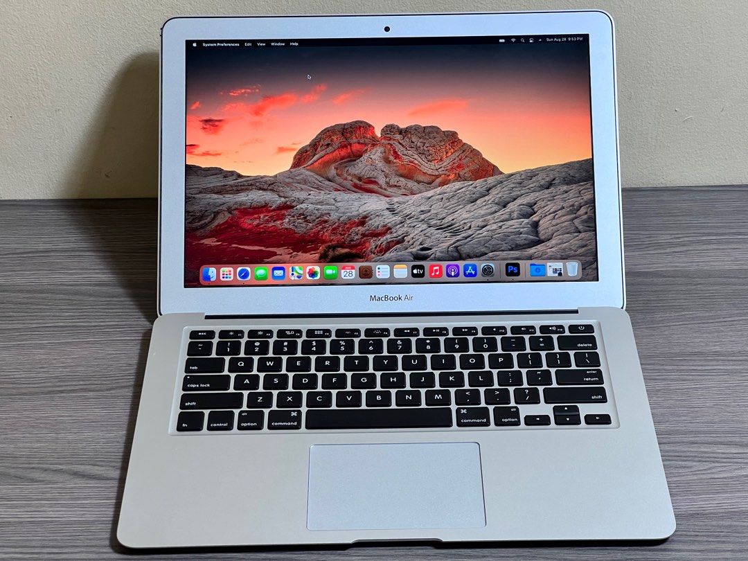 Macbook air 13.3”