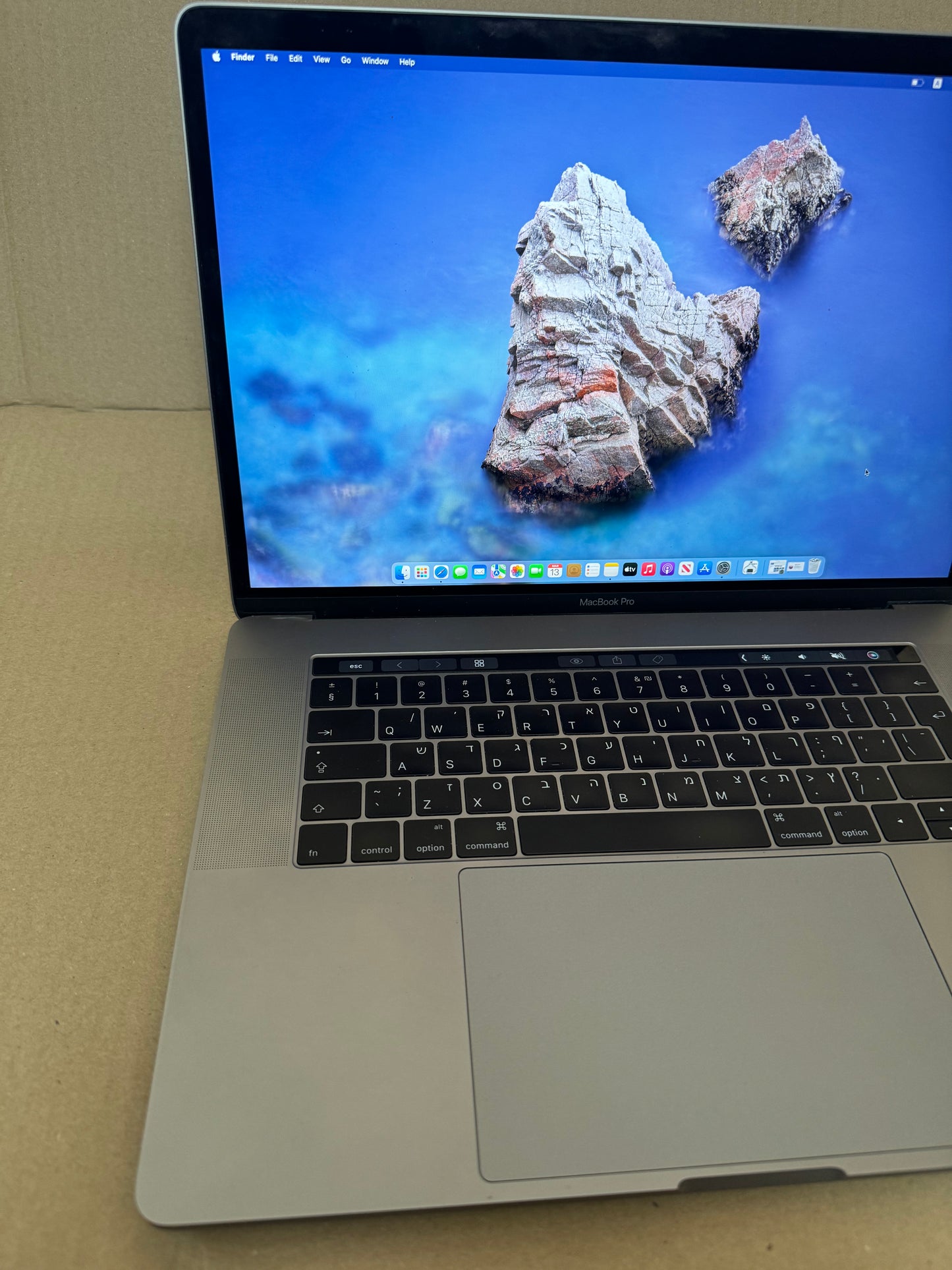 Macbook pro 15,4”