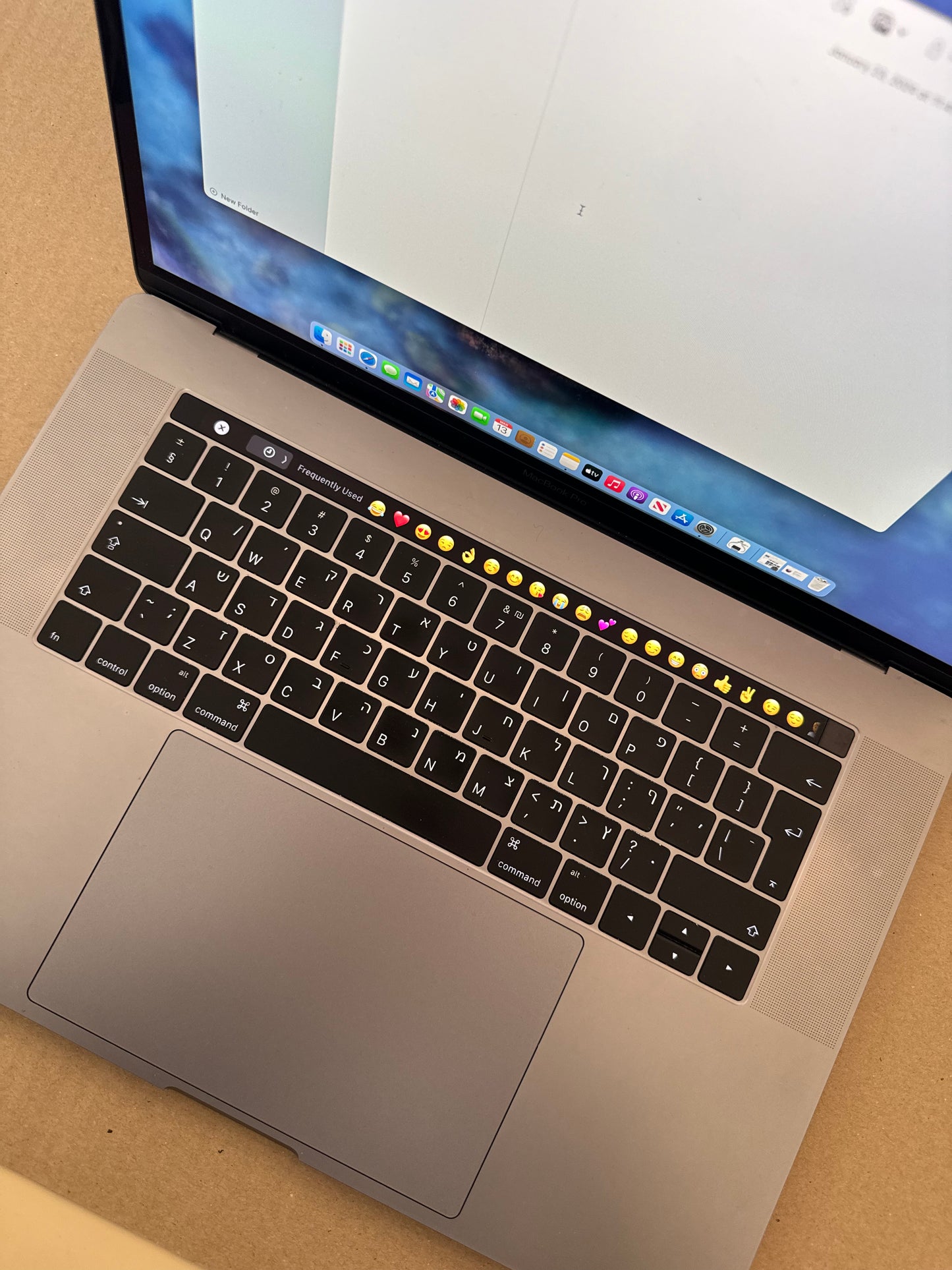 Macbook pro 15,4”