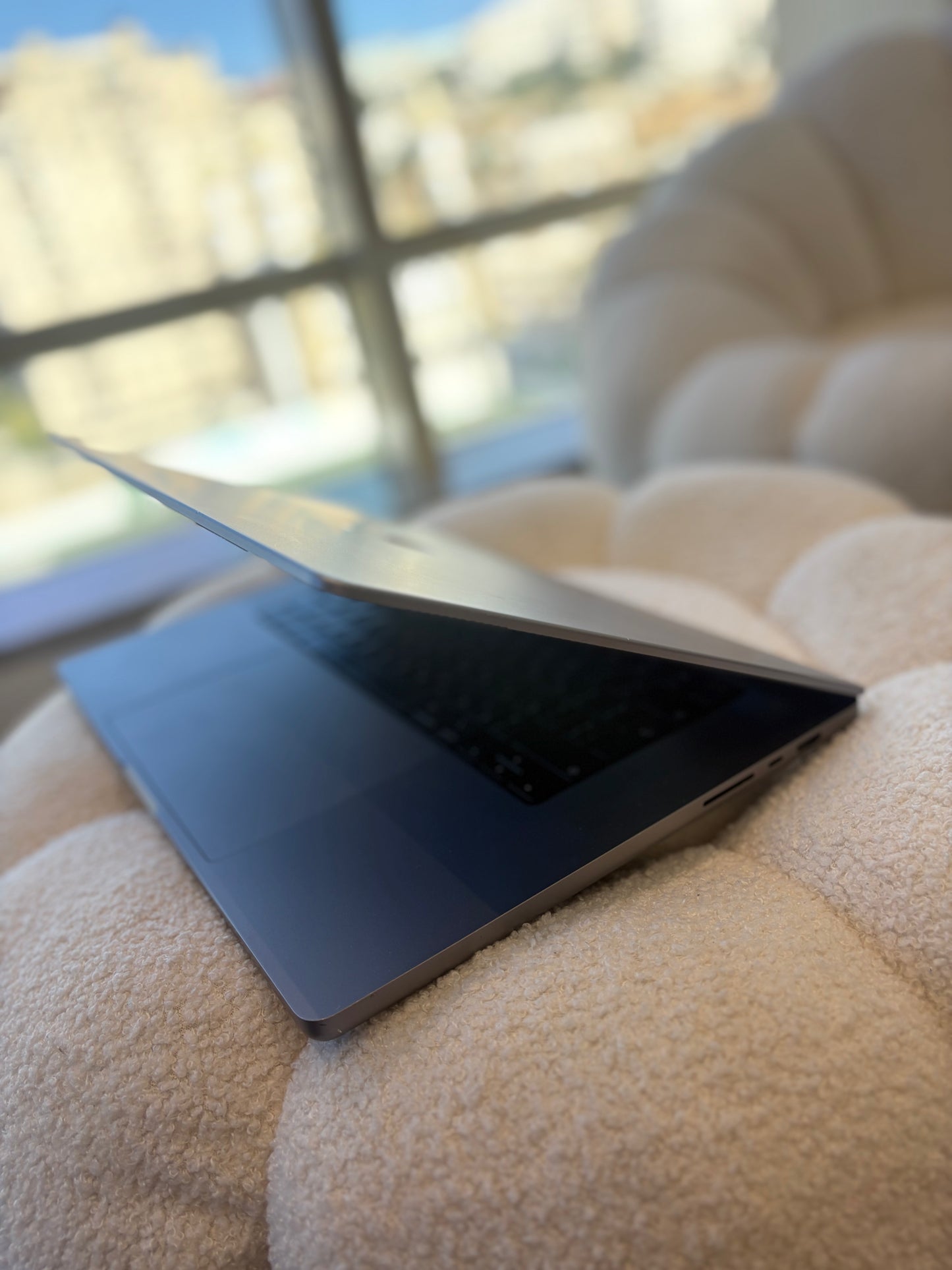 MacBook Pro 16