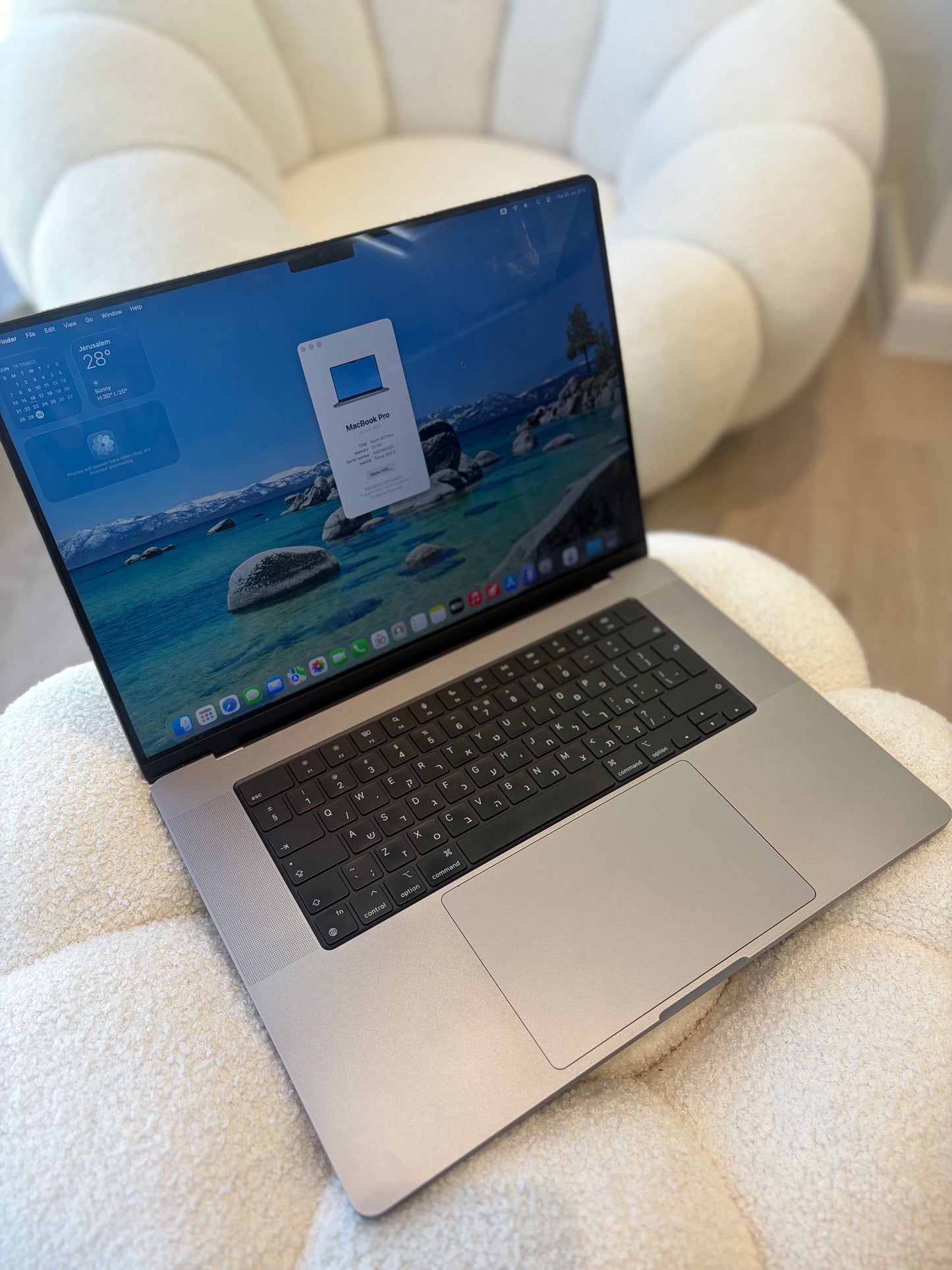 MacBook Pro 16
